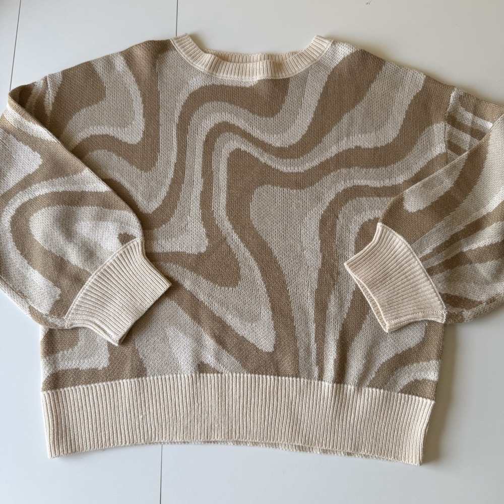 Altar'd State Women's Oversized Swirl Knit Sweater Size M‎ Tan/cream/beige